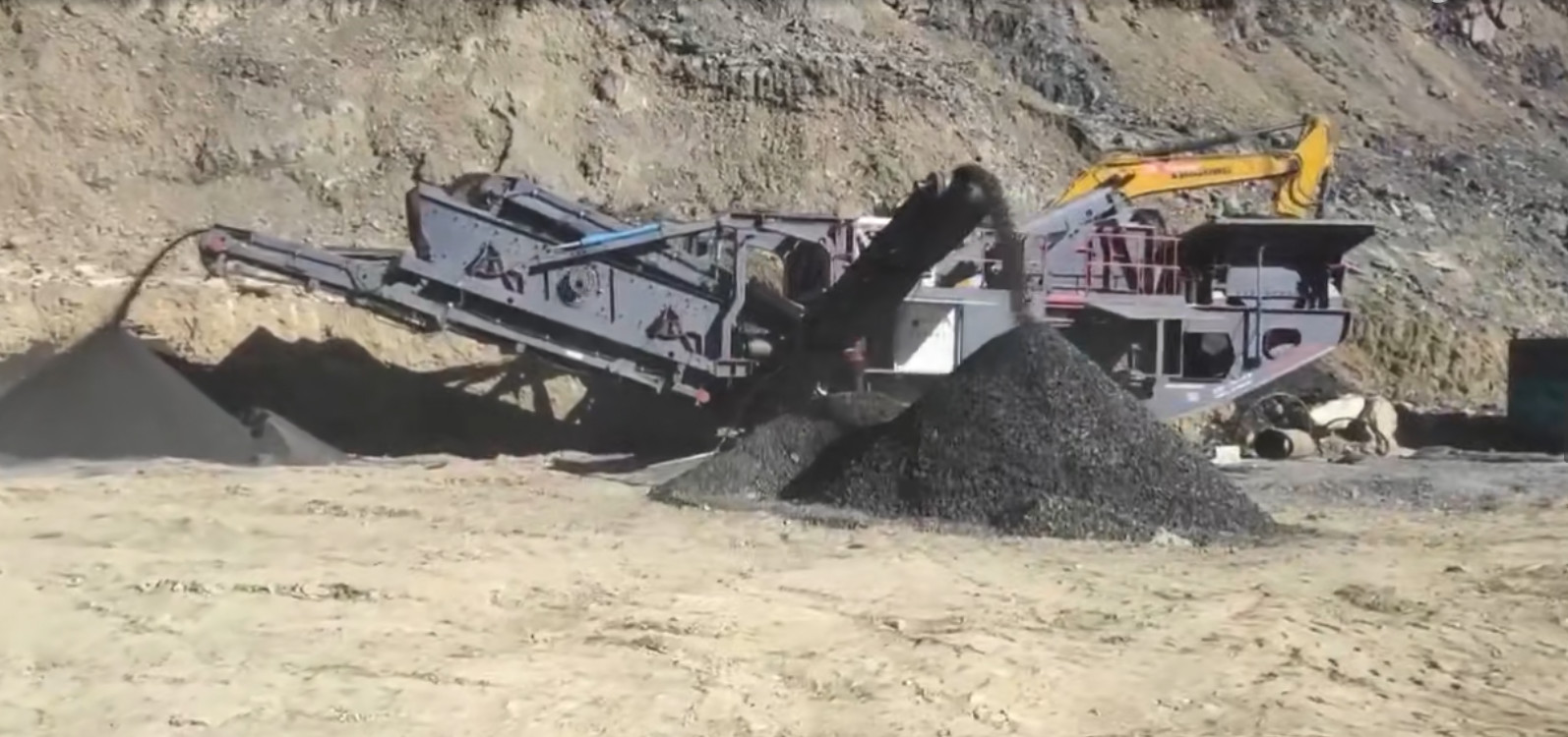 Latest company case about 120t / h mobile crushing production line